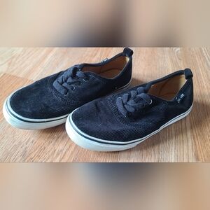 DIVIDED - GRL CRW Black Corduroy Shoes - 39 Euro (8/8.5 US Women)